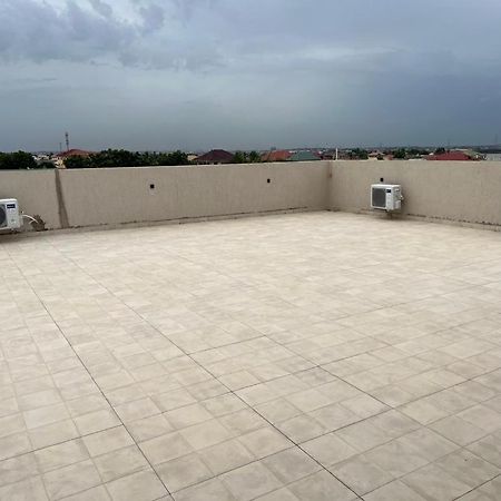 Bed and Breakfast Fowaa Lux Tema Exterior foto