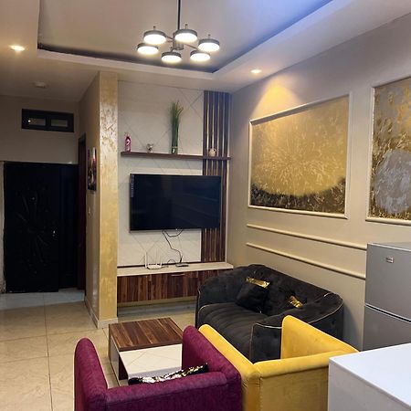 Bed and Breakfast Fowaa Lux Tema Exterior foto