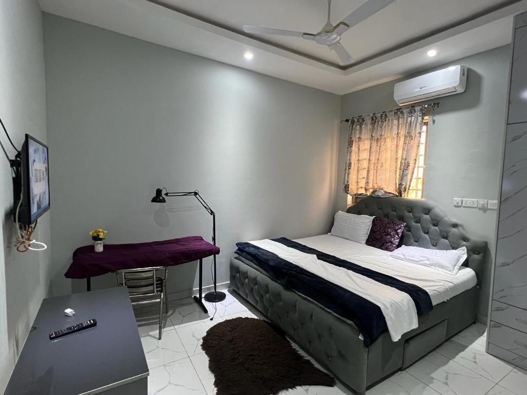 Bed and Breakfast Fowaa Lux Tema Exterior foto