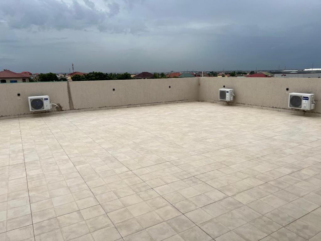 Bed and Breakfast Fowaa Lux Tema Exterior foto